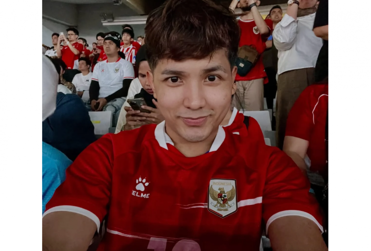 Momen Jirayut Ganti Baju di Stadion Usai Timnas Indonesia Juara: Alhamdulillah Gak Jadi Diusir