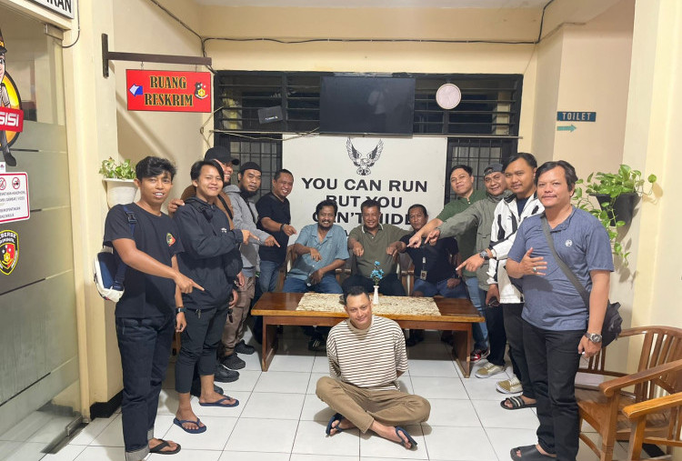 Bang Jago yang Viral di Jagakarsa Akhirnya Ditangkap, Masih Senyam-senyum Saja di Kantor Polisi