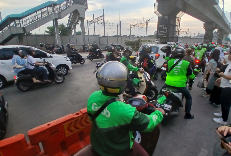 Ramai Driver Ojol Gelar Aksi Unjuk Rasa Imbas Potongan Komisi 20 Persen, Perusahaan Aplikator Buka Suara