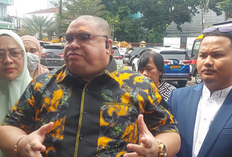 Hotman Paris Kritik Razman Nasution Soal Ingin Asuh Lolly: Urus Aja Keluargamu