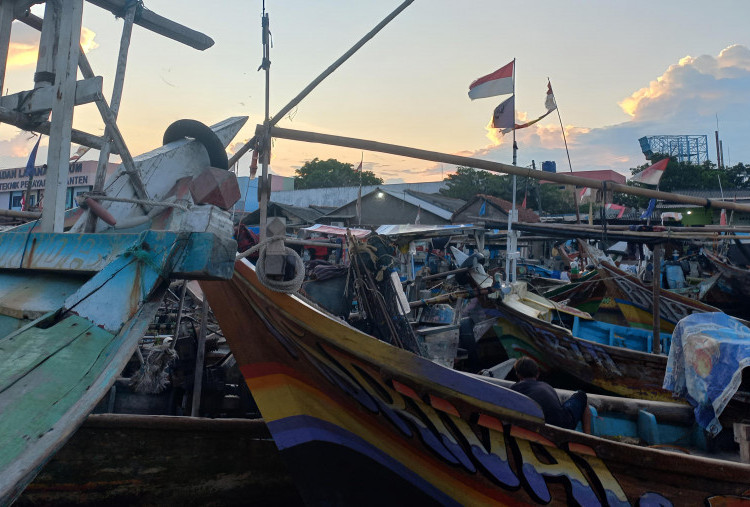 Nelayan Tak Bisa Lagi Cari Kerang dan Udang Gegara Pagar Laut Misterius di Pesisir Tangerang