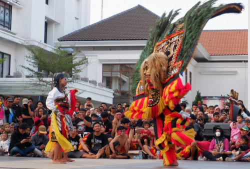 Pertunjukan Reog di Surabaya Art and Culture Festival Hibur Penonton, Kelompok Seni Ingin Lebih Banyak Yang Nanggap  