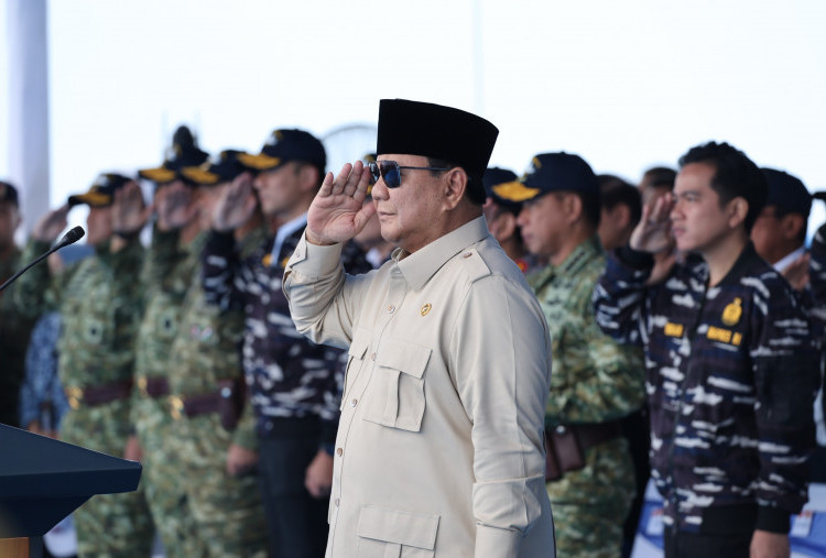 Prabowo Pimpin Inspeksi Armada TNI AL, Pamerkan Deretan Kapal Perang RI 