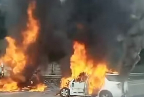 Kecelakaan Maut KM 58 Tol Jakarta-Cikampek, Mobil GrandMax Hangus Terbakar Tewaskan 12 Orang