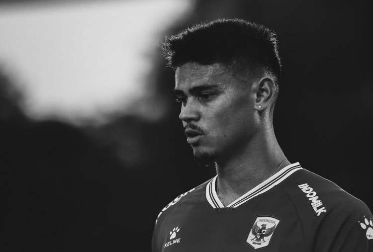 Kejutan Akhir Bursa Transfer! Teka-teki Klub baru Mees Hilgers Terjawab, FC Twente Menyesal