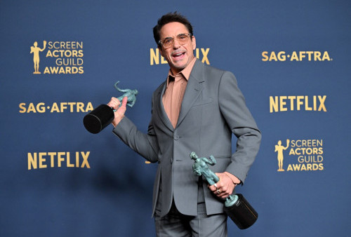 Menang SAG Awards 2024, Robert Downey Jr Makin Dekat ke Piala Oscar 