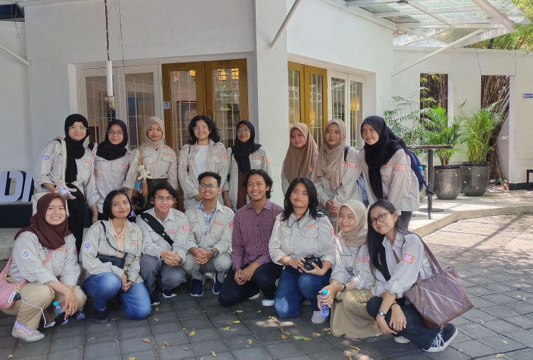 LPM Retorika FISIP Unair Sambang Disway News House