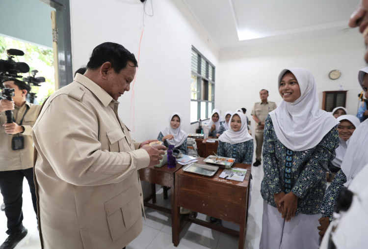 Jangkau 60 Juta Penerima, Prabowo Sebut Banyak Negara Pelajari Program Makanan Bergizi Gratis 