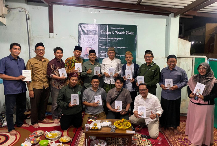 ISNU Surabaya Bedah Buku Mozaik Kehidupan Karya Dosen UINSA Yusuf Amrozi