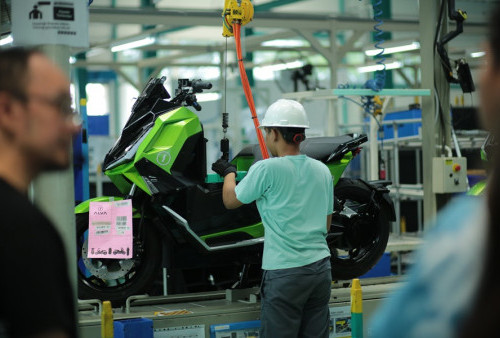 Kunjungi Pabrik Motor Listrik ALVA, Kemendag Dorong Pengembangan Teknologi Kendaraan Ramah Lingkungan