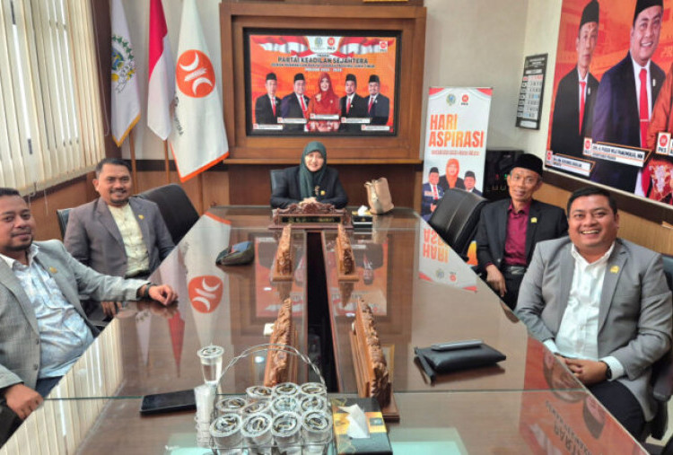 Fraksi PKS DPRD Jatim Potong Gaji untuk Donasi ke Bencana Sumatra dan Aceh 