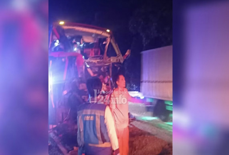 Sopir Ngantuk, Kecelakaan Maut di Tol Cipularang Renggut Dua Nyawa