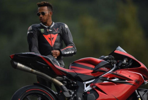 Rare! MV Agusta F4 Milik Lewis Hamilton Dilelang, Ada yang Berminat?
