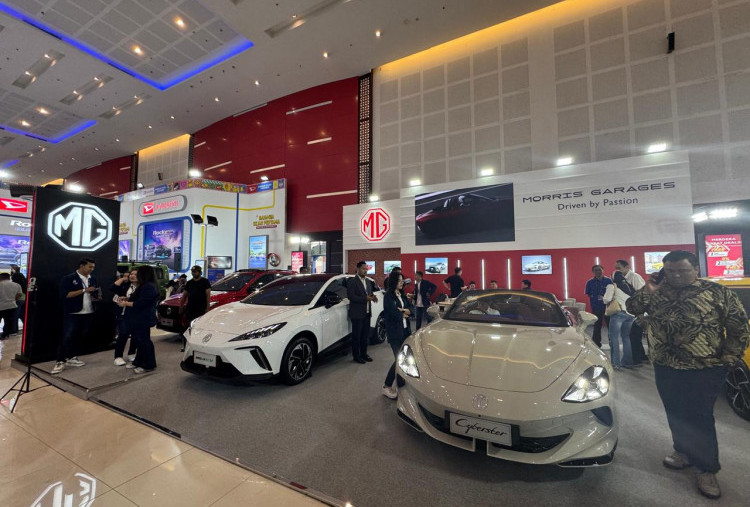 MG Cyberster Varian Warna Baru Debut Perdana di GIIAS Surabaya 2025
