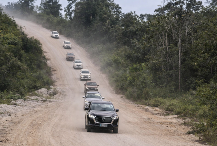 Viral Diduga Mobil Rombongan Gubernur Kaltim Terjun ke Jurang, Kebut-kebutan?