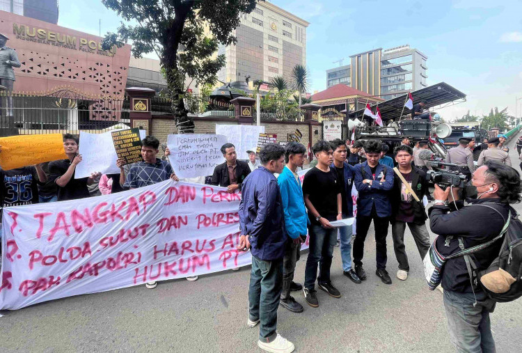 Demo di Mabes Polri, Aktivis Desak Usut Tuntas Tambang Ilegal PT Xinfeng di Bolmong
