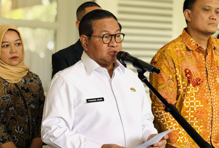 Pramono Hormati Aksi Greenpeace Bentangkan Spanduk Kritik di Bundaran HI