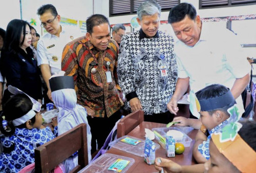 Wiranto Sebut Uji Coba dan Makan Bergizi Gratis Dukung Perkembangan Kecerdasan Otak Siswa