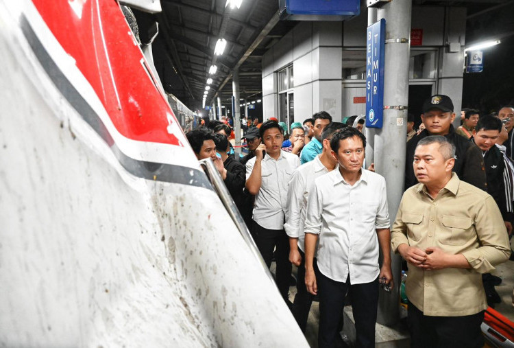 Prabowo dan Menhub Dudy Temui Korban Insiden KA Bekasi Timur, Pastikan Investigasi Berjalan Menyeluruh
