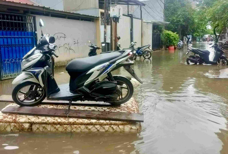 Pak Pramono Tolong, Warga Rawa Buaya Kebanjiran 3 Kali Seminggu: Hujan 3 Jam, Surutnya 2 Hari