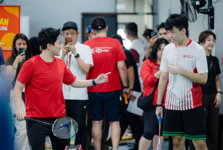 Bikin Iri! Peserta HSBC Clinic Dapat Coaching, Foto Bareng, hingga Jersey Bertanda Tangan Liliyana Natsir