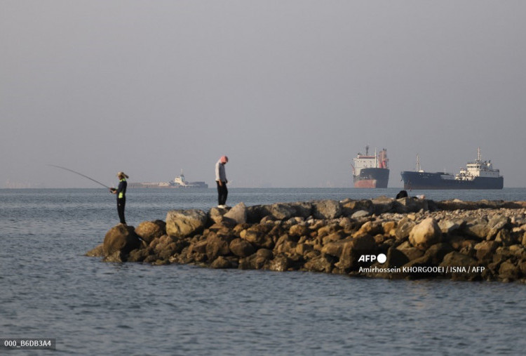Selat Hormuz Mulai Dilalui Kapal, Trump Targetkan Buka Total Jumat Depan