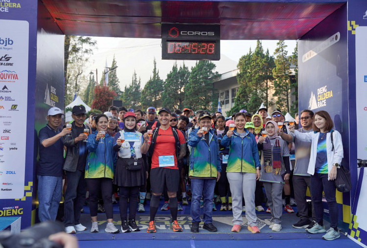 Ribuan Pelari Meriahkan Dieng Caldera Race 2026, bank bjb Dukung Sport Tourism di Negeri Atas Awan