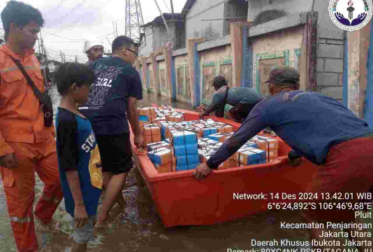 Pemprov DKI Jakarta Sigap Tangani Banjir Rob, Fokus Salurkan Bantuan di Marunda Pulo dan Pluit