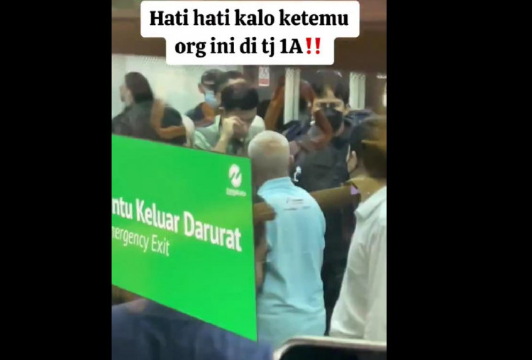 Viral Penumpang Pria Mastrubasi di TransJakarta, Diketawain satu Bus: Jambak Kak, Hati-hati!