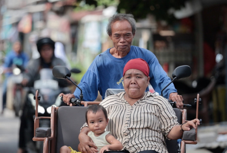 Lansia di Tangerang Dapat Bantuan Becak Listrik dari Prabowo: Enak Nggak Gowes Lagi