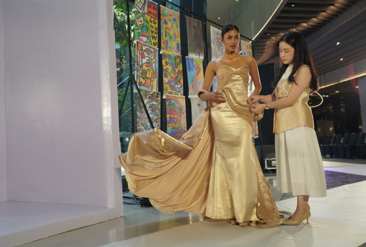 Membaca Warisan Budaya Lewat Karya Mahasiswa DFT PCU di Innofashion Show 2025
