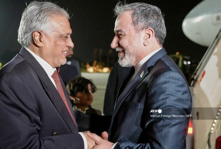 Blokade Selat Hormuz Terus Rongrong Ekonomi Dunia, Perundingan Islamabad Mendesak 