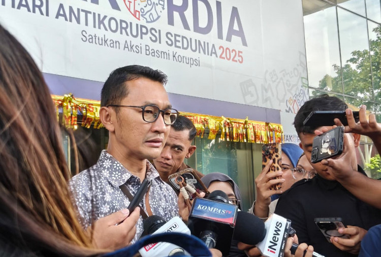 KPK Geledah Kantor hingga Rumah Dinas Bupati Lampung Tengah Terkait Dugaan Suap