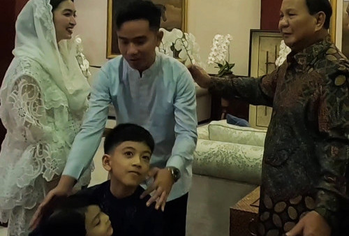 Momen Lucu Prabowo Tawari Kuda ke Jan Ethes Saat Open House: Mau yang Putih Atau Emas?
