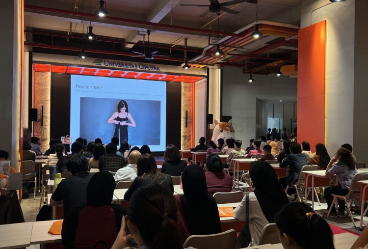 Mix and Match hingga Glowy Look, Universitas Ciputra Surabaya Bekali Gen Z Lewat Workshop Fashion dan Makeup