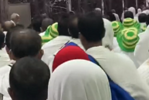 Cerita Viral Topi Keroppi Selamatkan Jemaah Haji di Mekkah: Kunci Gampang Ditemukan!