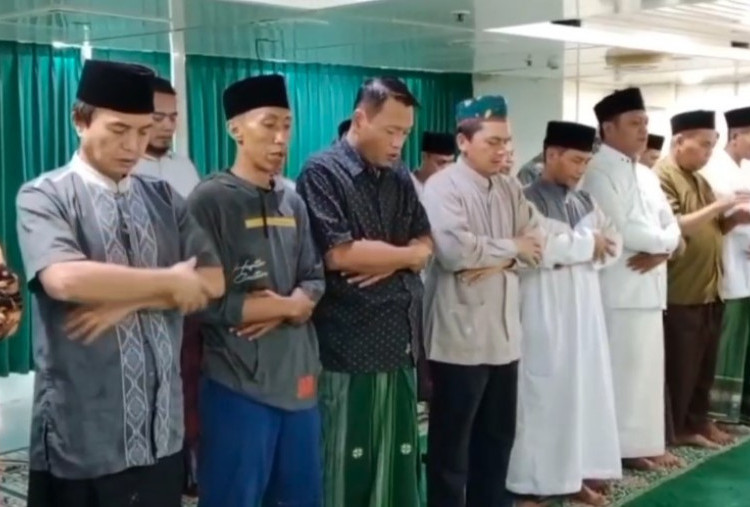 Cerita Pemudik Idul Fitri di Atas Selat Sunda, Salat Id dalam Kapal