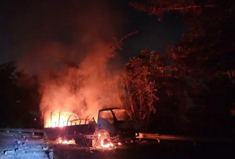 Pulang dari Tugas Papua, Truk TNI Terbakar di Tol Gempol Pasuruan