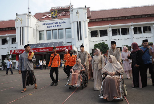 Wali Kota Surabaya Eri Cahyadi Ajak Keluarga Salat Idulfitri di Taman Surya