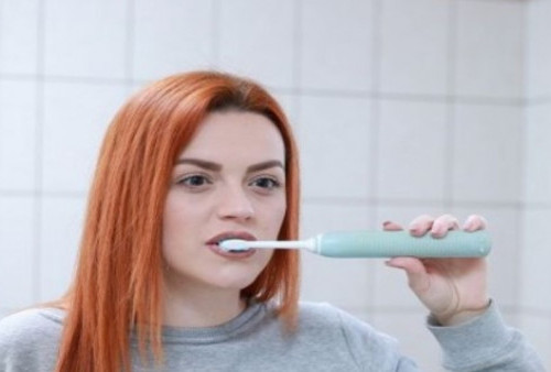 Awas! Kalau Ada Tanda Bercak Saat Menyikat Gigi, Bisa Jadi Itu 'Sinyal' Penyakit Hati Berlemak yang Parah