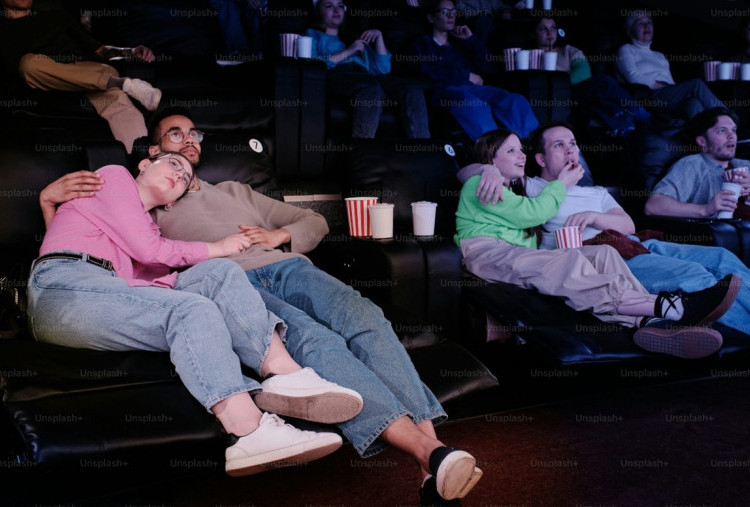 Kenapa Film Romcom Selalu Jadi Comfort Movie?