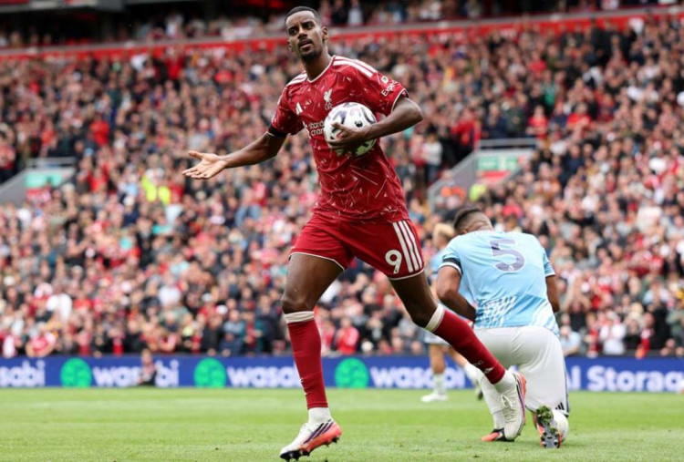Liverpool Imbang Lagi, Isak Akui Pemain Masih Beradaptasi dengan Iraola