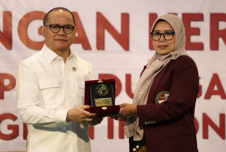 Kunjungi UKRI, Menteri Mukhtarudin Tinjau Pelatihan SMK Go Global