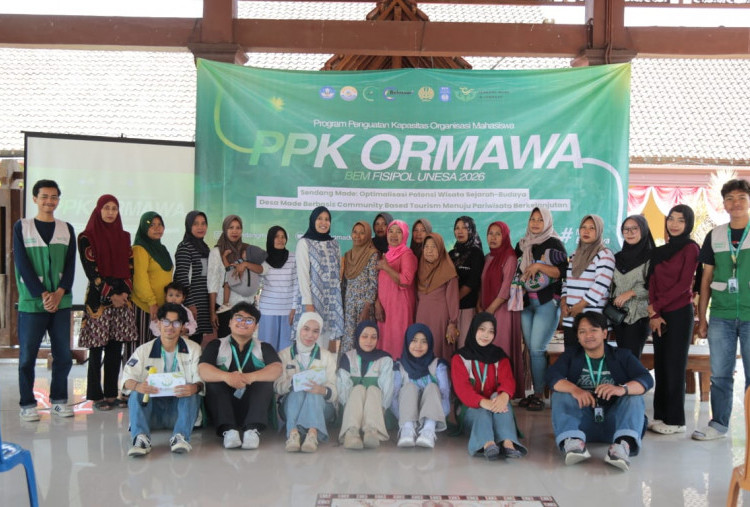 PPK Ormawa BEM FISIPOL Unesa Dorong Pemuda dan UMKM Desa Made Kembangkan Wisata Digital