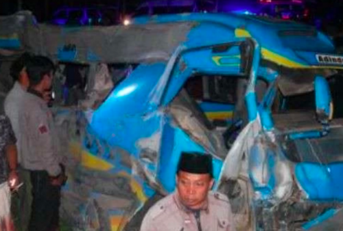 11 Tewas dalam Kecelakaan KA Probowangi vs Minibus di Lumajang