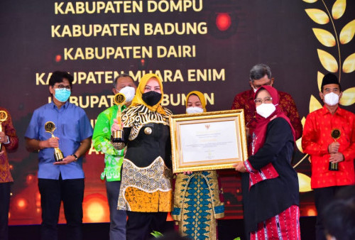 Pemkab Mura Raih Penghargaan dari KPAI