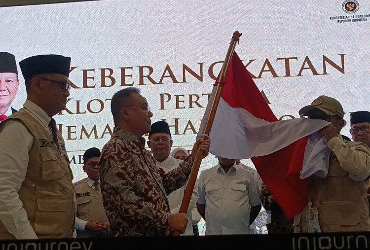 Menhaj dan Wakil Ketua DPR Lepas Kloter Perdana Jemaah Haji Banten ke Tanah Suci