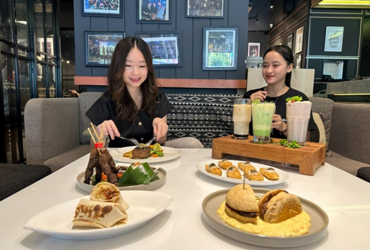 Hadirkan Menu Sehat Rebellious Hunger, Nasi Uduk Roll dan The Stack Burger Jadi Andalan