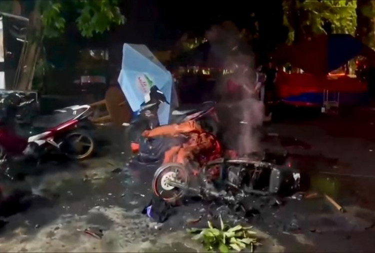 Rekannya Tewas Dikeroyok, Matel Bakar Motor dan Lapak Pedagang Sate Taichan di Kalibata