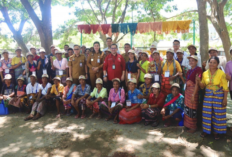 BNPP RI Tingkatkan Daya Saing Tenun Ikat Belu dan UMKM Perbatasan di PLBN Motaai